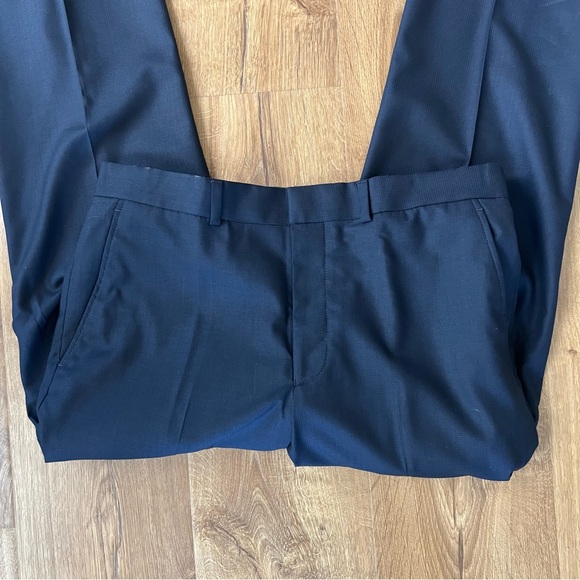 Kenneth Cole Reaction men’s navy blue suit - Picture 6 of 9